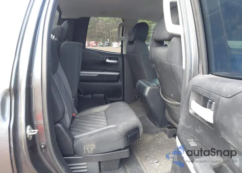 2019 Toyota Tundra Sr5 5.7L V8 z USA, uszkodzony, nr VIN 5TFUW5F11KX843275